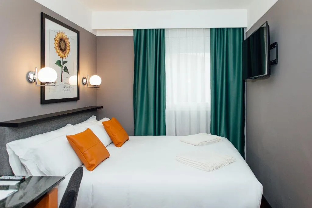 DOUBLE ECONOMY Room, Malcom and Barret, Valencia