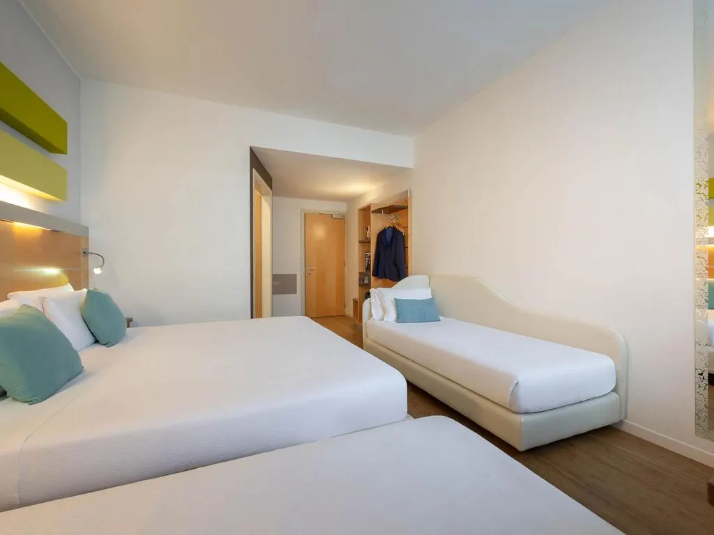 FAMILY ROOM STANDARD Room, iH Hotels Milano Gioia, Milan