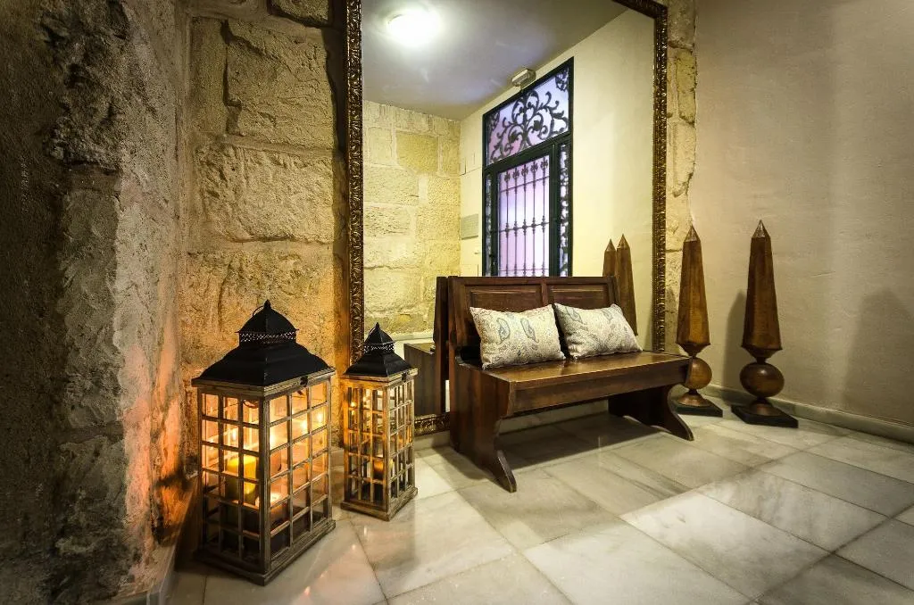 Lobby, Luces De Catedral, Costa Blanca