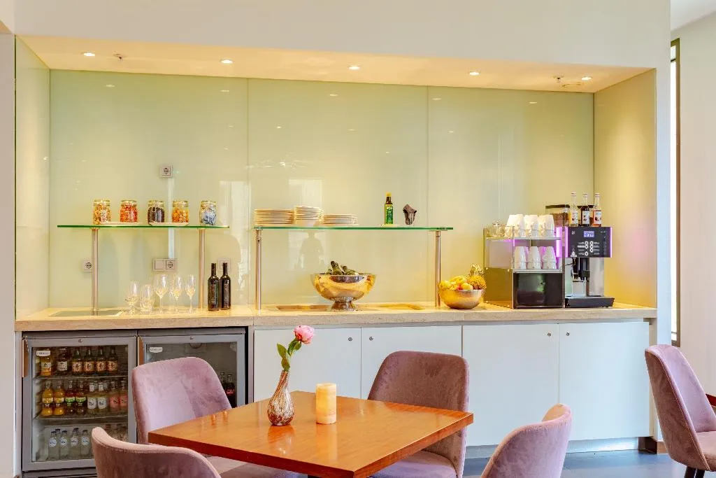 JUNIOR SUITE KING SIZE BED Room, Crowne Plaza Amsterdam-South, Amsterdam