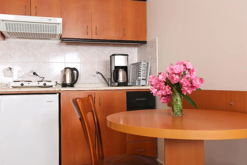 QUADRUPLE ECONOMY Room, Tuntas Family Suites Kusadasi, Izmir