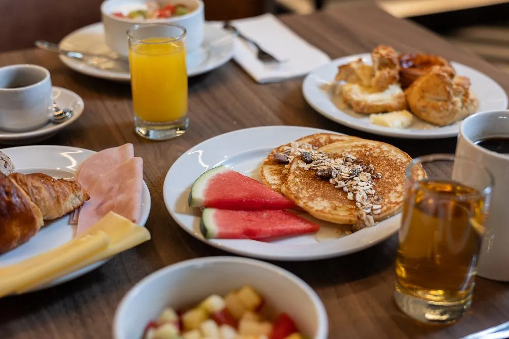 Restaurant, Holiday Inn Express Lisbon Principe Real, by IHG, Lisbon