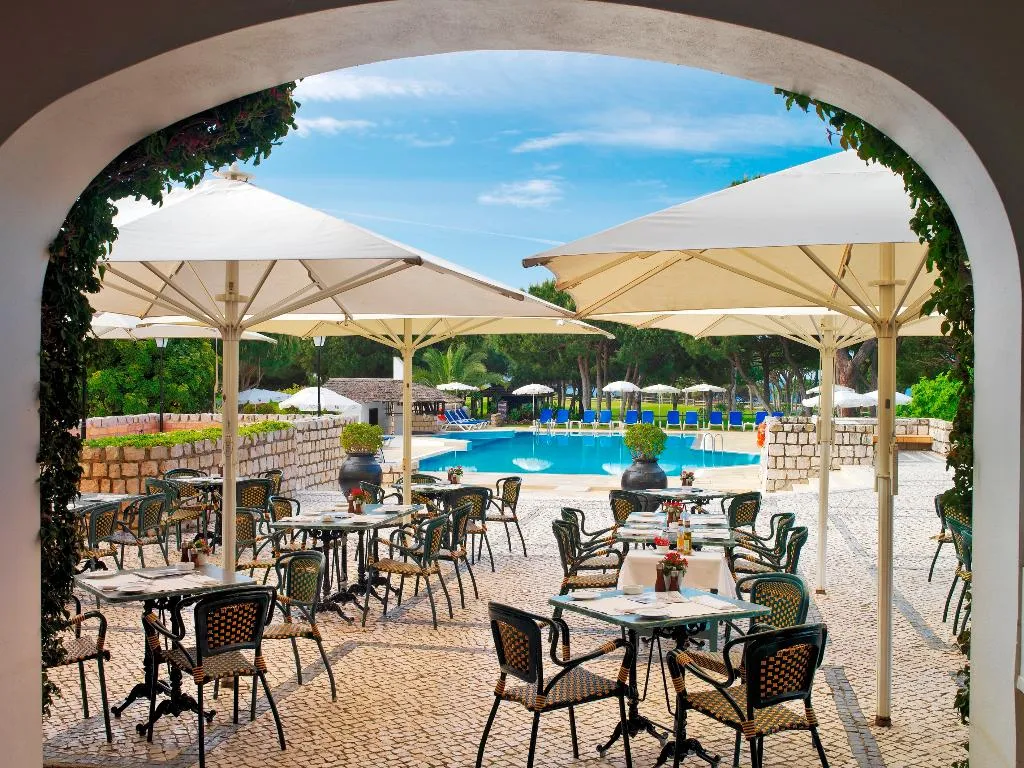 Restaurant, Pine Cliffs Hotel, a Luxury Collection Resort, Algarve