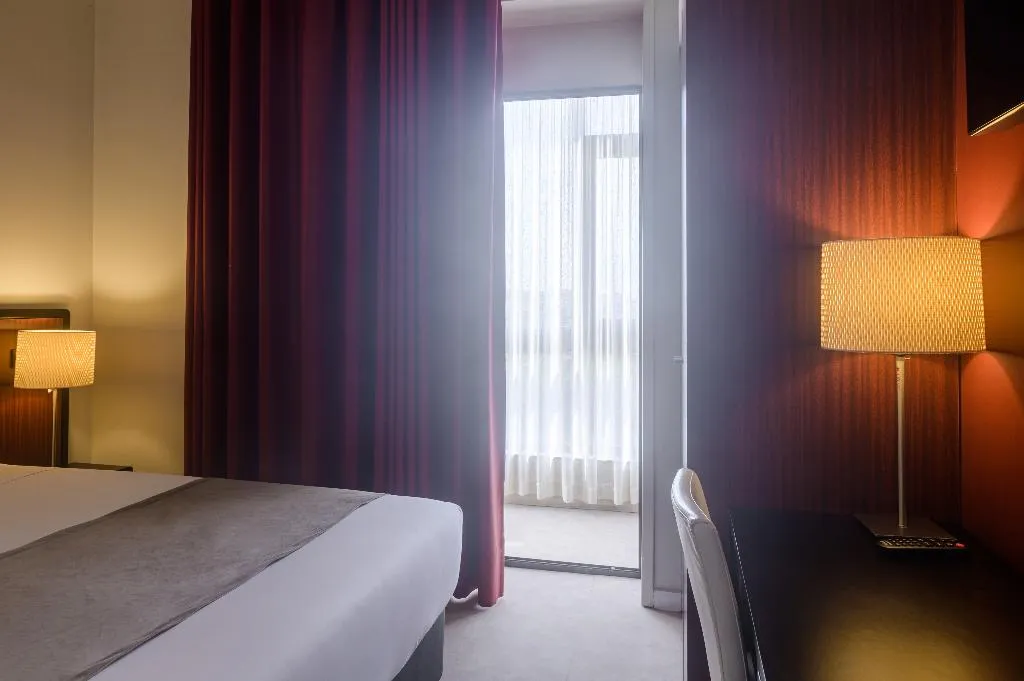 Double or Twin STANDARD Room, Torre Mar Hotel, Porto
