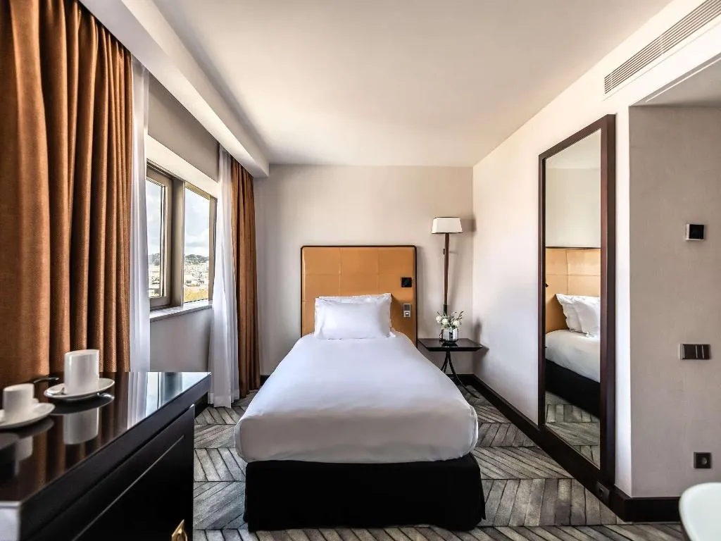 SINGLE CLASSIC Room, Sofitel Lisbon Liberdade, Lisbon