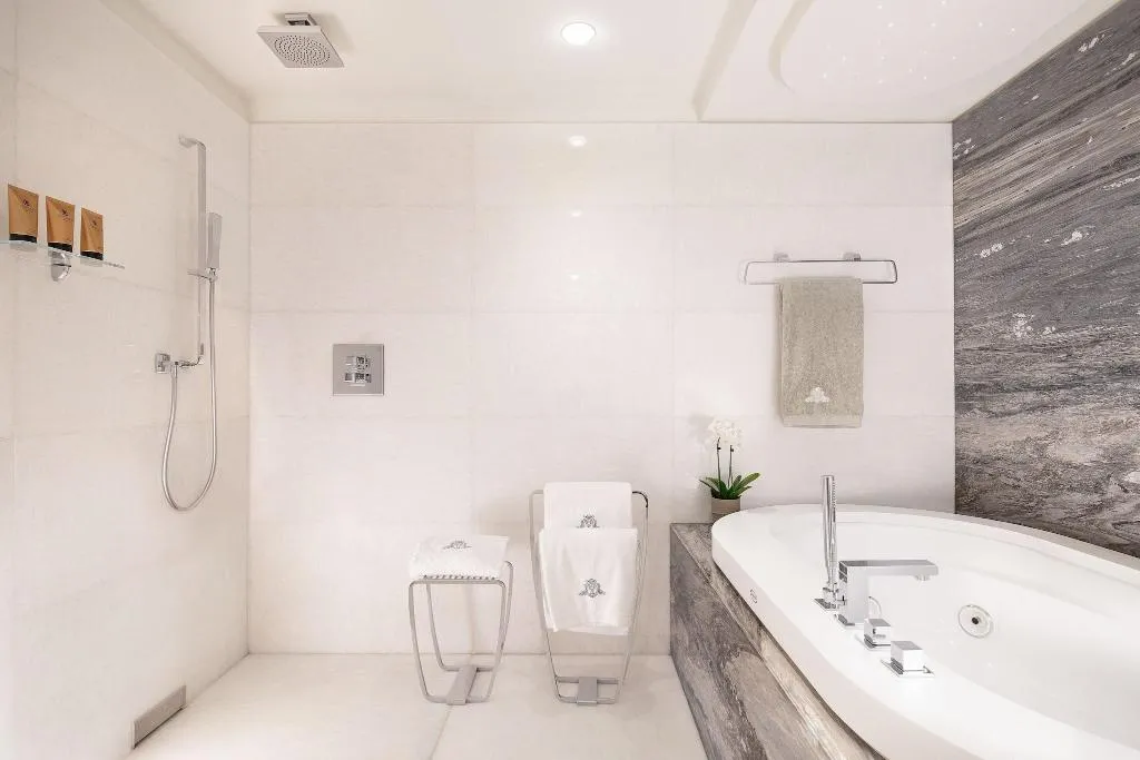 Room, Excelsior Hotel Gallia, a Luxury Collection Hotel, Milan