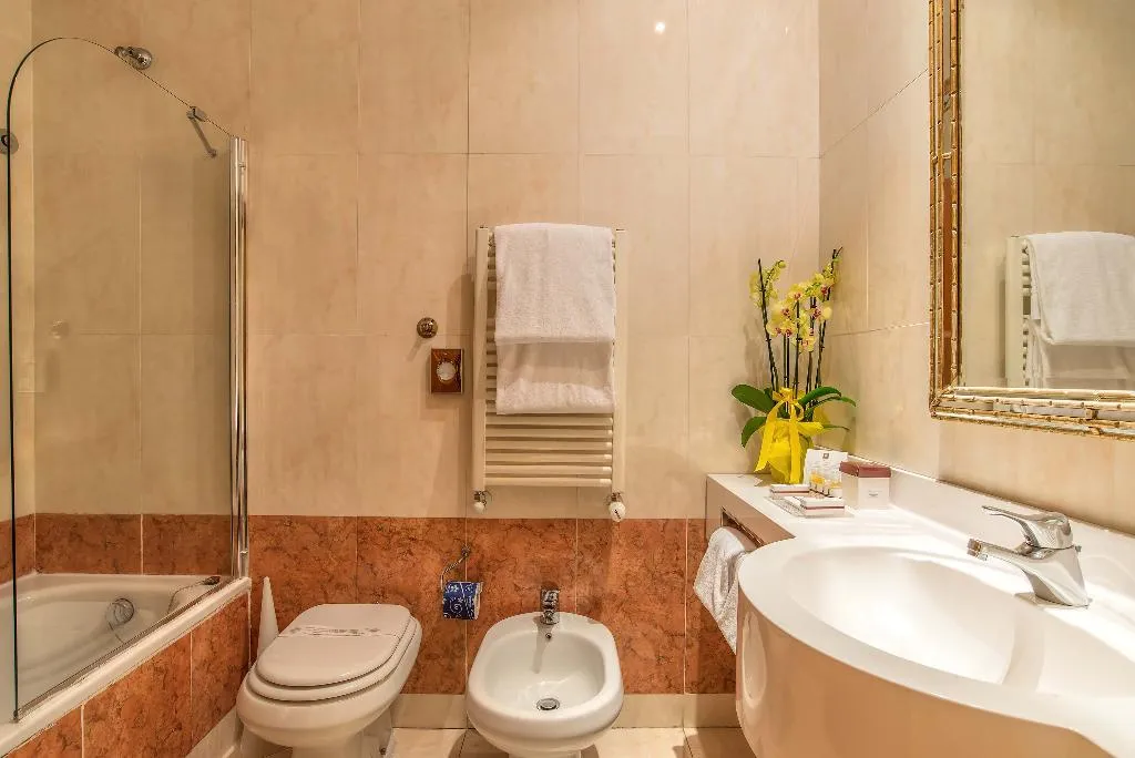 DOUBLE SUPERIOR Room, Paris, Florence