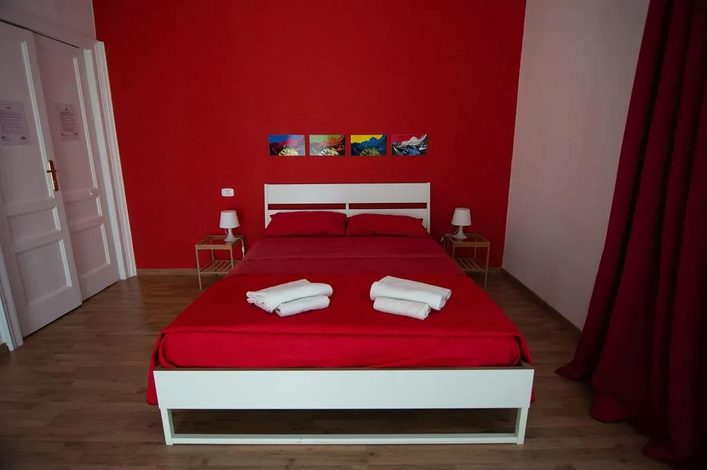 Room, B&B Tarumbò, Naples