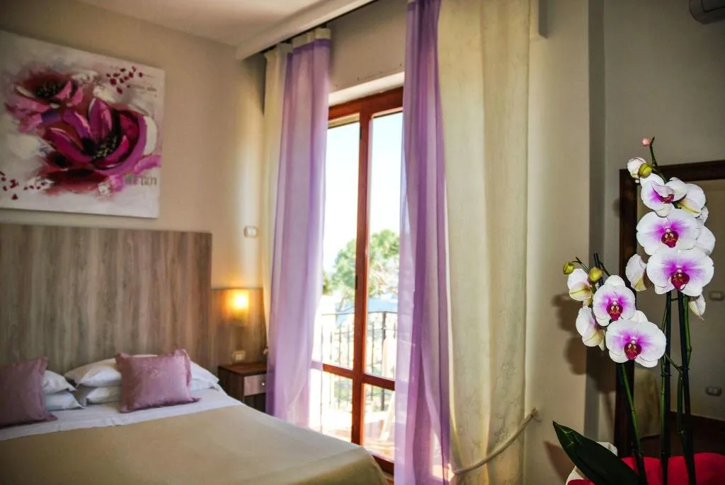 DOUBLE BASIC Room, Villa Fiorita, Naples