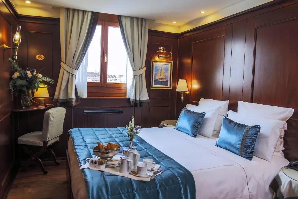 Double or Twin SUPERIOR Room, Bucintoro, Venice