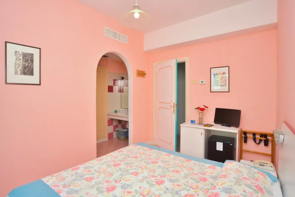 Room, Zi Carmela, Naples