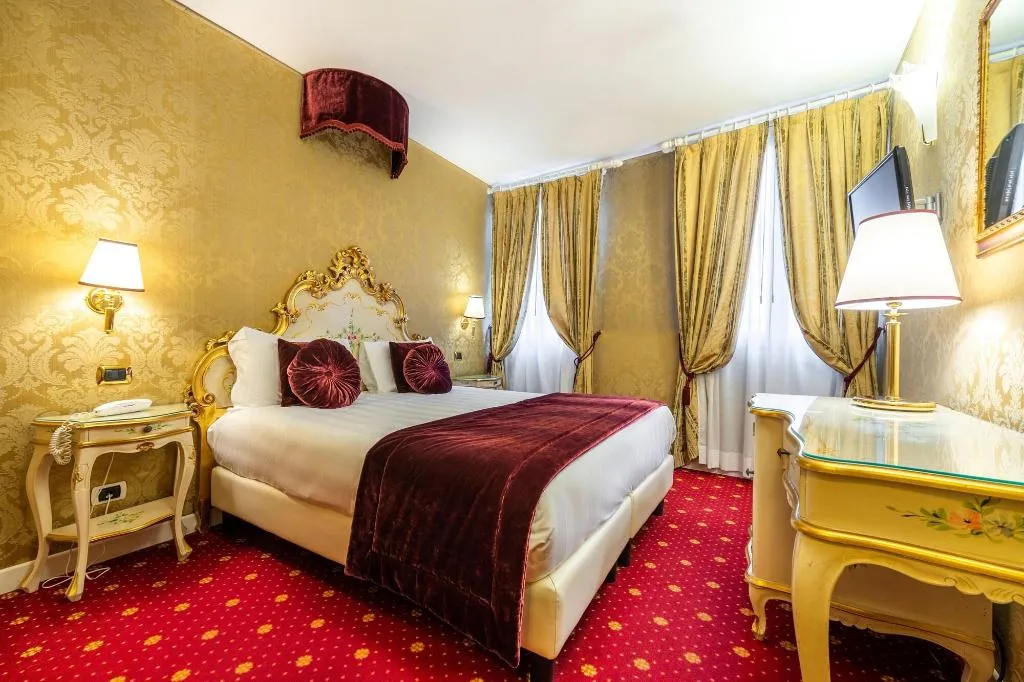 Room, A Tribute To Music, Venice