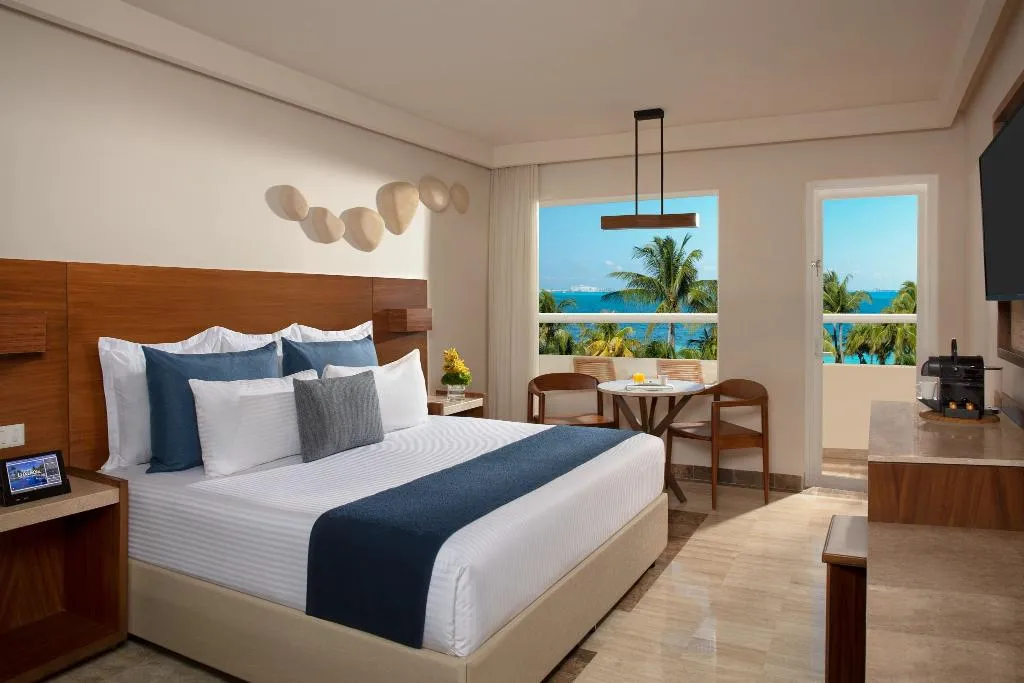 DOUBLE WITH BALCONY Room, Dreams Sands Cancun, Cancun Area