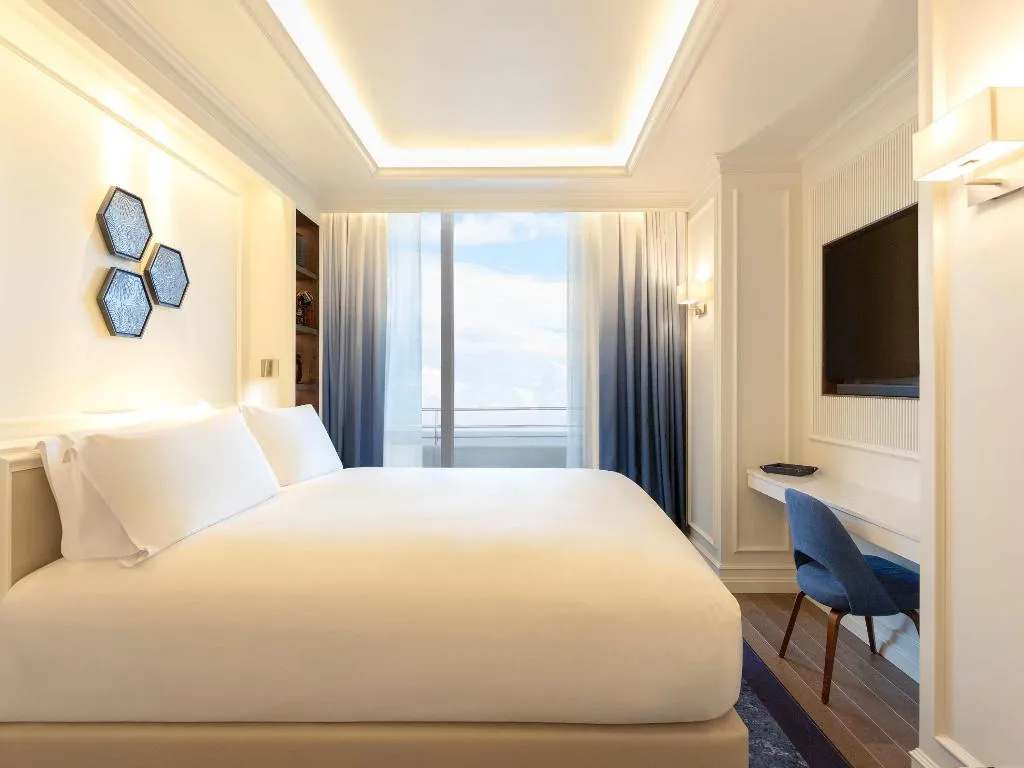 SUITE WITH TERRACE Room, Sofitel Barcelona Skipper, Barcelona