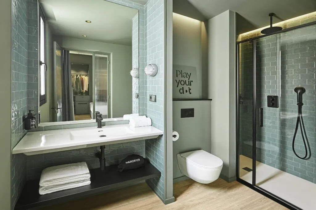 DOUBLE SUPERIOR QUEEN BED Room, Chic & Basic Dot, Madrid