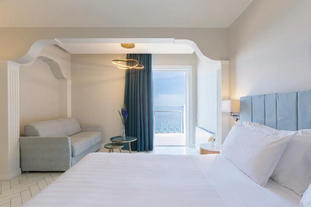 TRIPLE DELUXE SUPERIOR Room, Hotel Club Due Torri, Naples