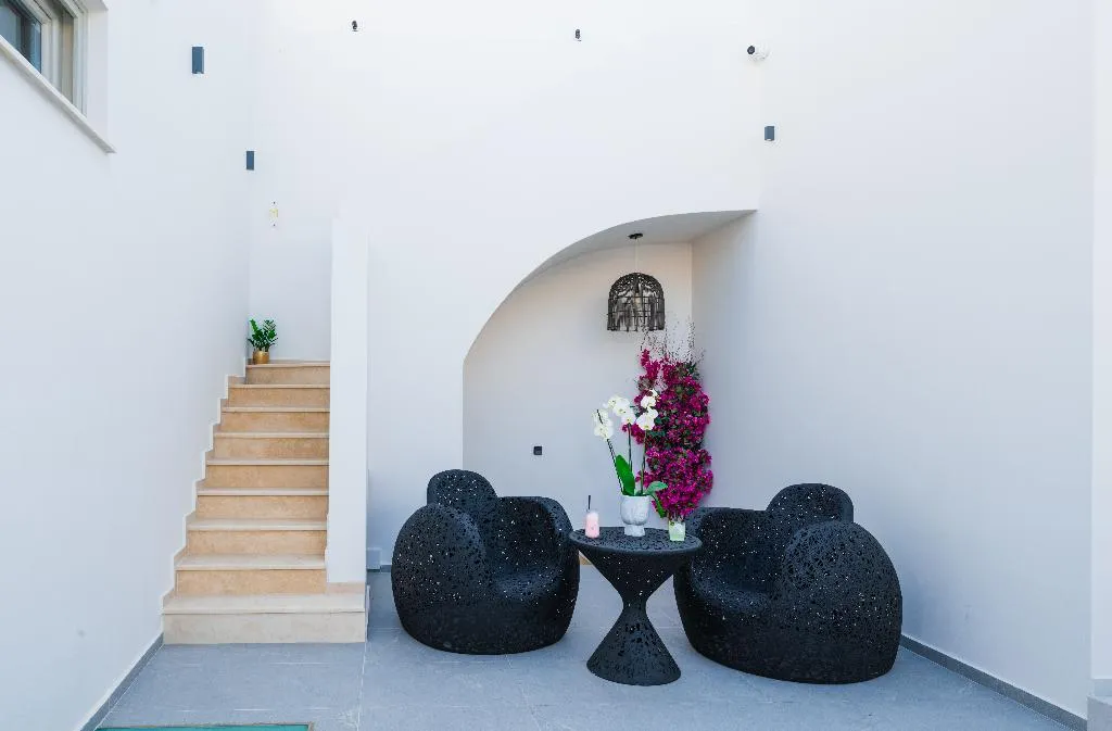 General view, La Madeleine Oia, Santorini