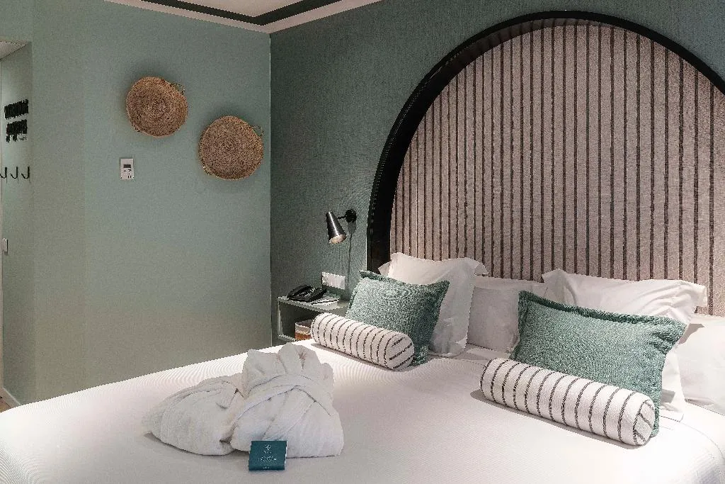 DOUBLE SINGLE USE PREMIUM Room, Vincci Bonjardim, Porto