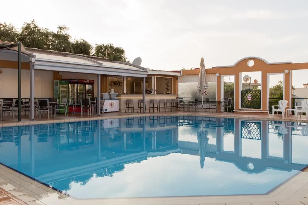 Pool, Nontas Suites, Crete