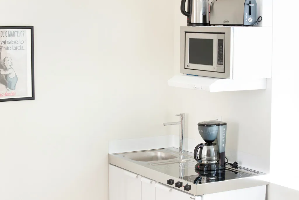 STUDIO DELUXE Room, Lisbon Serviced Apartments - Ascensor da Bica, Lisbon
