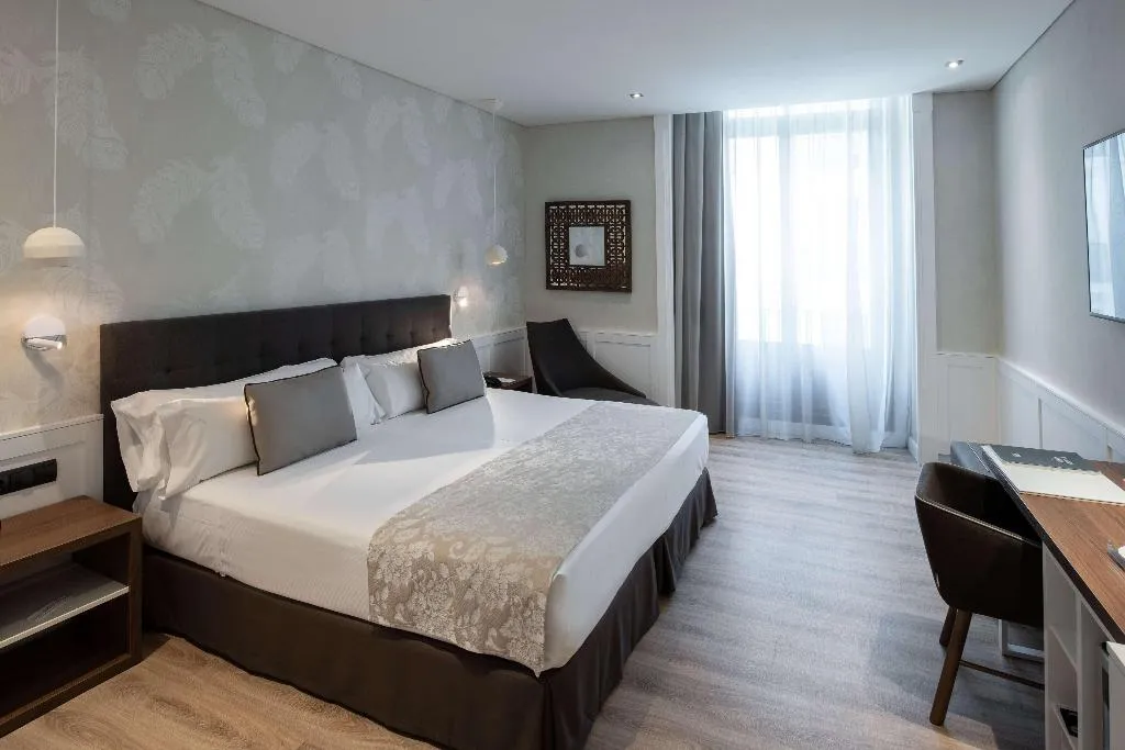 Room, Catalonia Puerta del Sol, Madrid