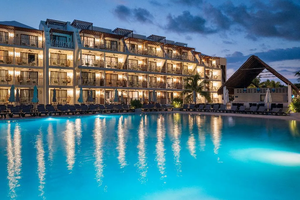 General view, El Beso Adults Only at Ocean Riviera Paradise AI, Cancun Area