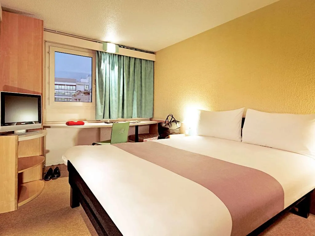 DOUBLE WITH DOUBLE BED Room, Ibis Setubal, Lisbon