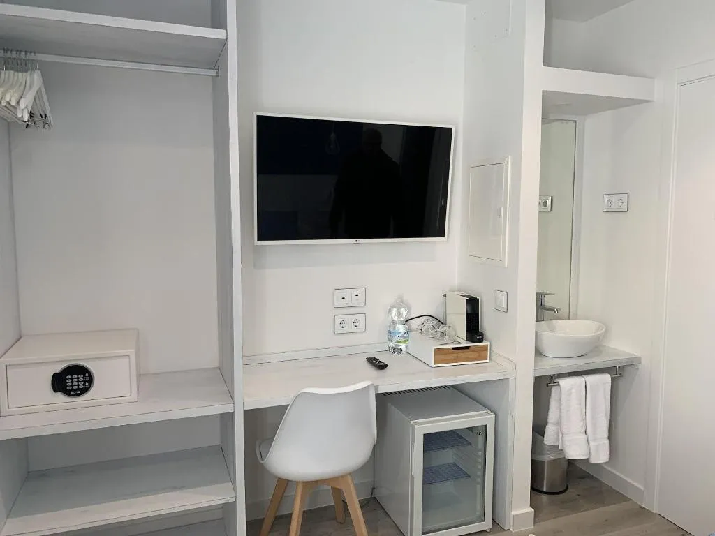 Room, Nerja Casual Rooms, Costa Del Sol