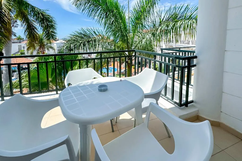 Room, Parque del Sol, Tenerife