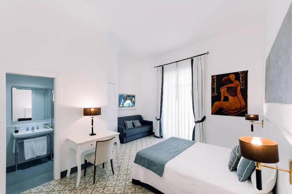 Room, Amalfi Luxury House, Naples