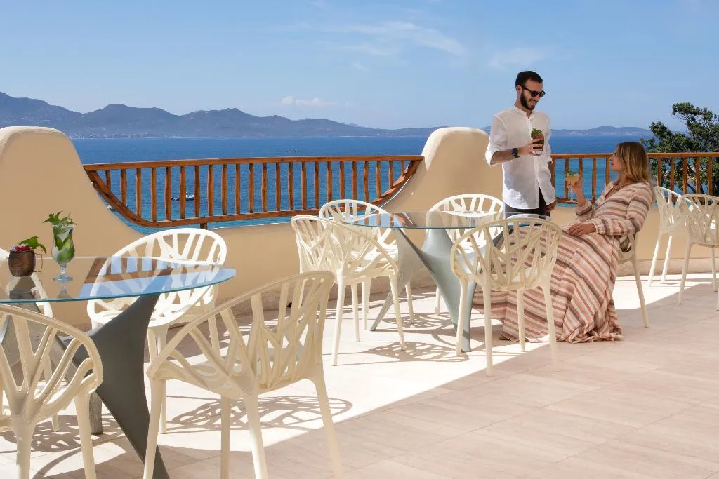 Bar, Cala Cuncheddi - VRetreats, Olbia
