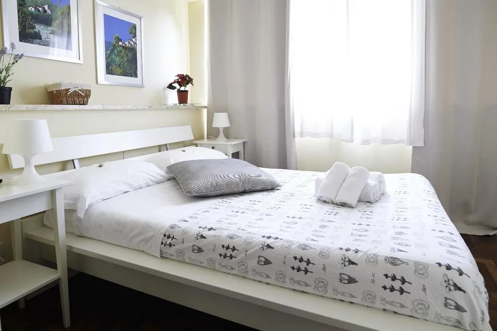 Room, Villino Fiorella, Rome