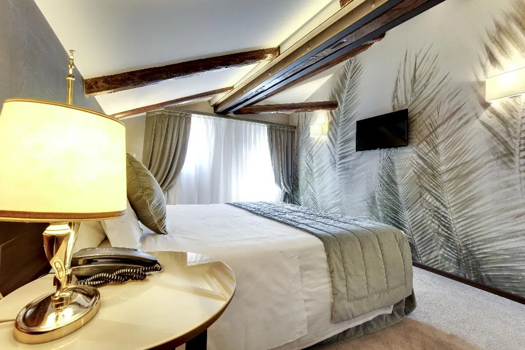SUITE EXECUTIVE Room, Dona Palace, Venice