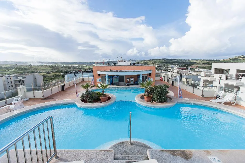 Pool, Sunflower, Malta