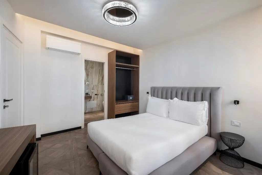 DOUBLE SINGLE USE SUPERIOR Room, 59 Steps Trevi, Rome