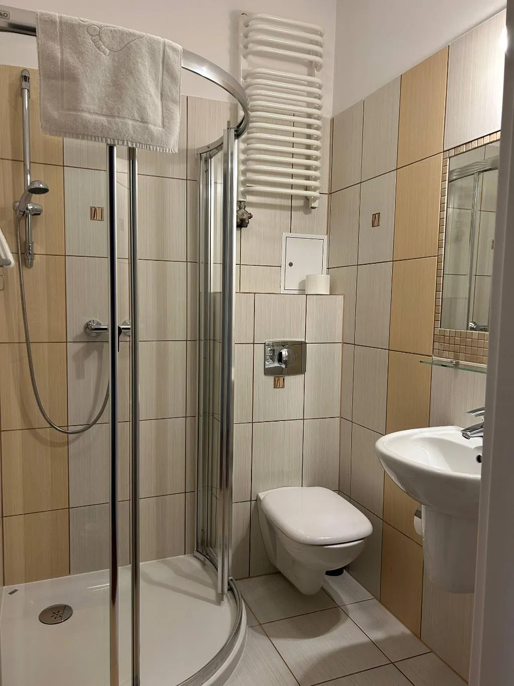 Room, Aneks Kazimierz, Krakow
