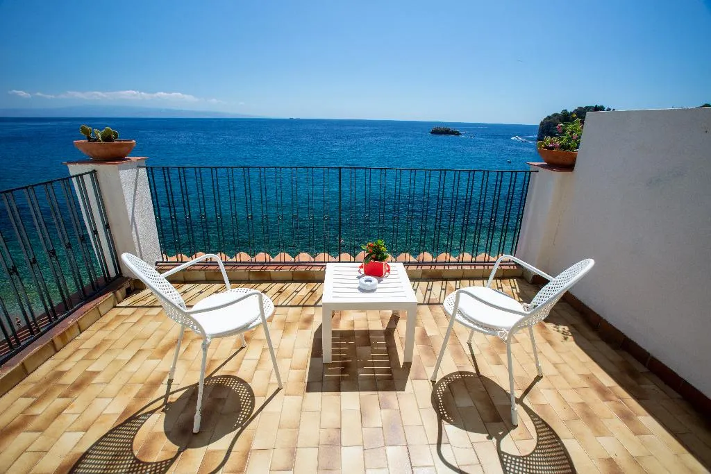 TRIPLE SUPERIOR WITH TERRACE Room, Lido Mediterranee, Taormina