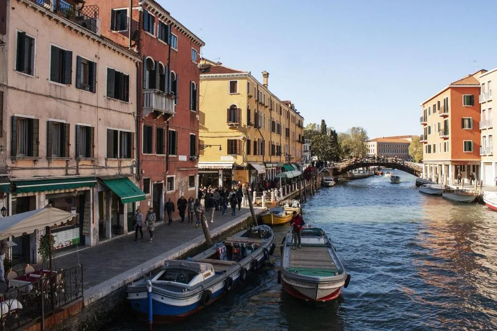 General view, Ai Tre Ponti, Venice
