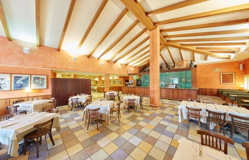 Restaurant, PortAventura El Paso + Ticket Included, Costa Dorada
