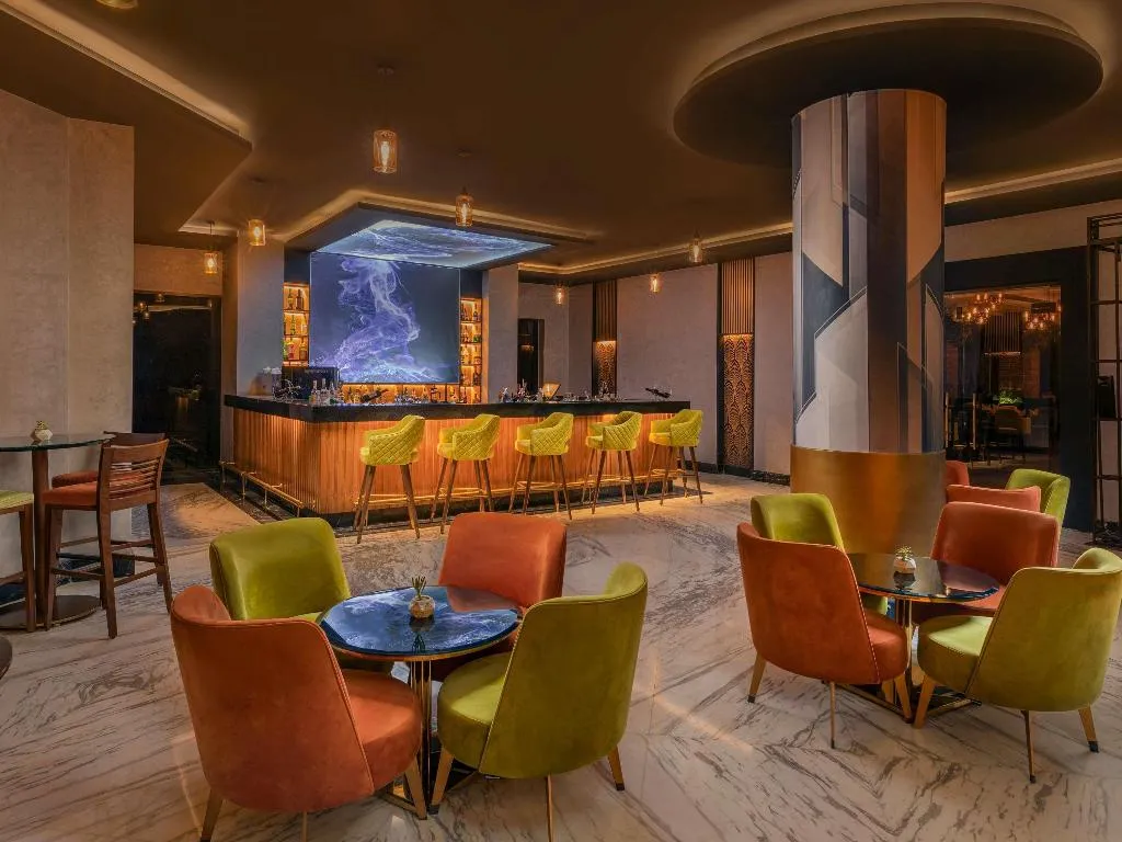 Bar, Movenpick Cairo Media City, Cairo