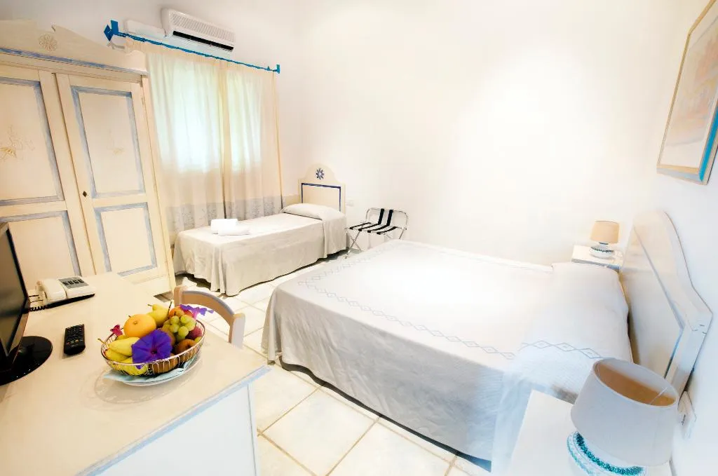 TRIPLE COMFORT Room, Li Suari Club Village, Olbia