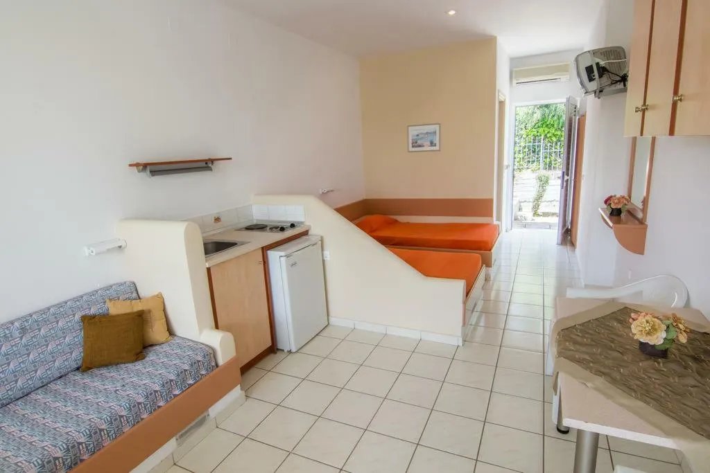 STUDIO GARDEN VIEW Room, Asteraki Aparthotel, Corfu