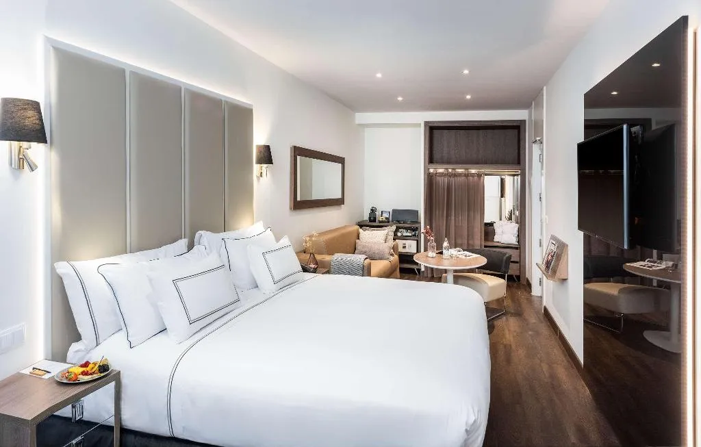FAMILY ROOM STANDARD Room, Melia Madrid Serrano, Madrid