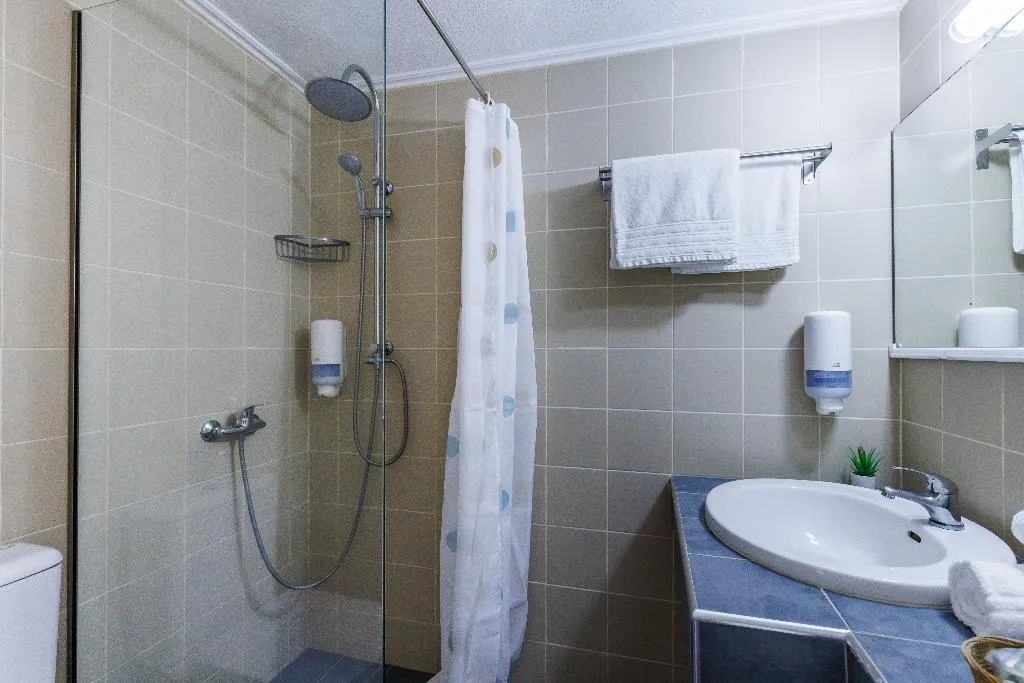 Double or Twin STANDARD Room, Hotel Dionyssos, Skiathos