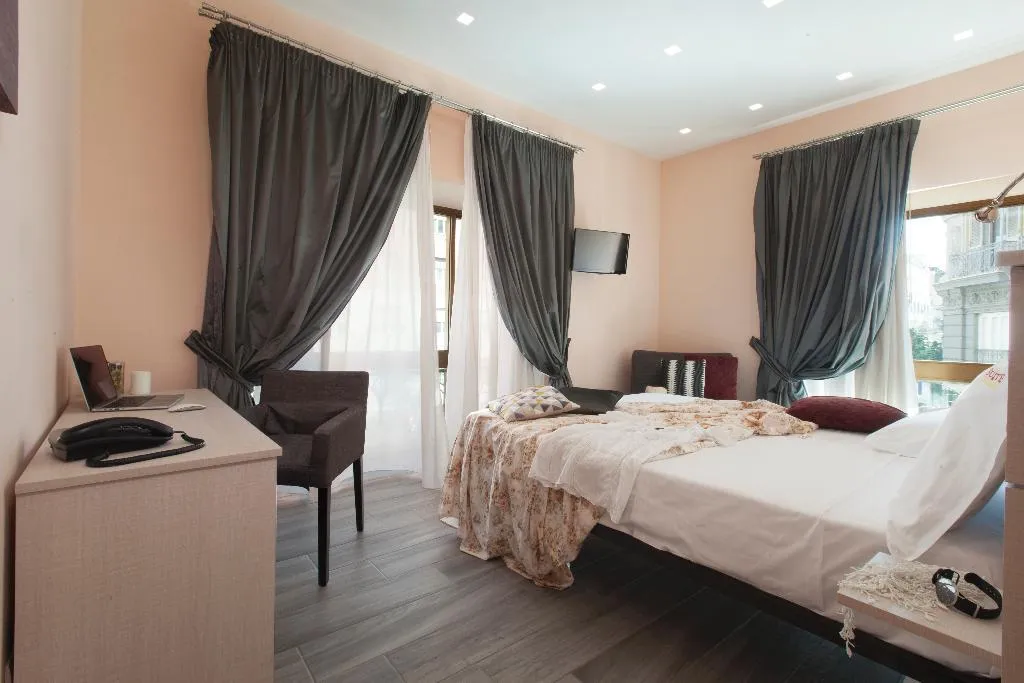 DOUBLE CLASSIC Room, Suite Dei Catalani, Naples