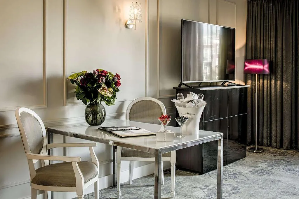 Room, Luxury Suites Amsterdam, Amsterdam
