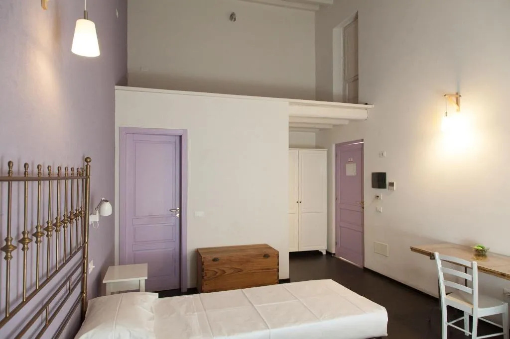 Room, Sbarcadero, Catania