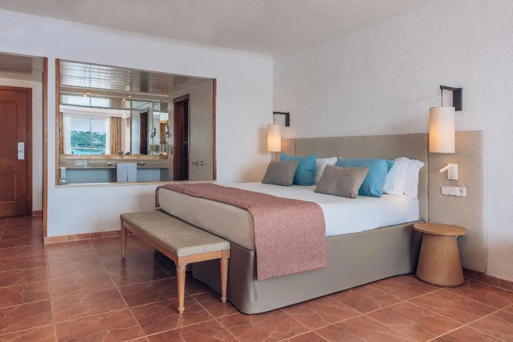 JUNIOR SUITE SEA VIEW CAPACITY 3 Room, Iberostar Selection Jardin del Sol Suites - Adults, Majorca