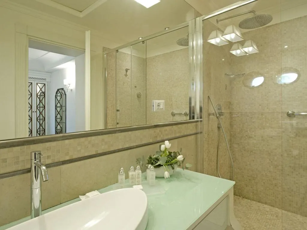 DOUBLE CLASSIC QUEEN BED Room, Villa Athena, Catania