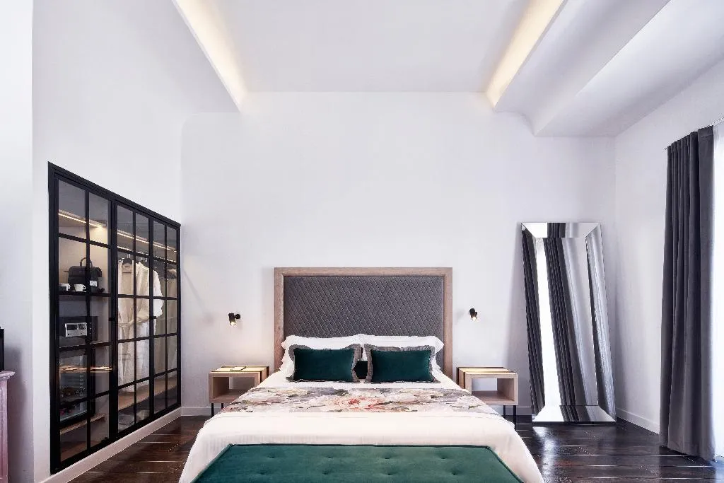SUITE STANDARD Room, Katikies Garden Santorini - The Leading Hotels, Santorini